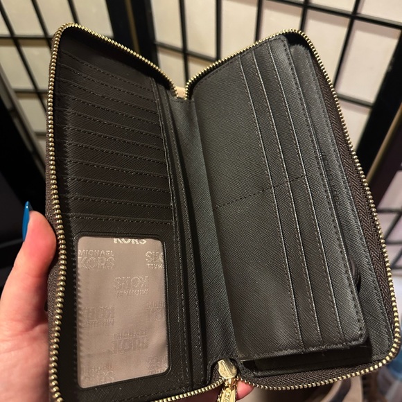 COPY - Michael Kors purse and wallet - Picture 3 of 6